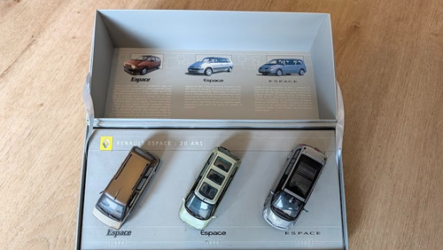 Universal hobbies renault - universal,